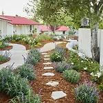 Farmhouse Motel 